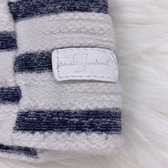 7 For All Mankind White and Blue Knit Top 12M - Picture 4 of 9